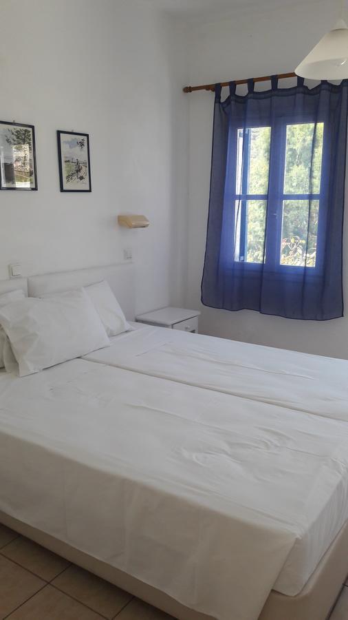 Pavlos Rooms Ливадия Экстерьер фото